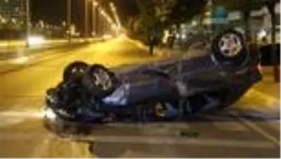 Takla atan otomobildeki 1 kişi yaralandı Takla atan otomobildeki 1 kişi yaralandı