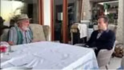 Tuzla Belediye Başkanı Şadi Yazıcı'dan Halil Sezai'nin darp ettiği yaşlı adama ziyaret Tuzla Belediye Başkanı Şadi Yazıcı'dan Halil Sezai'nin darp ettiği yaşlı adama ziyaret