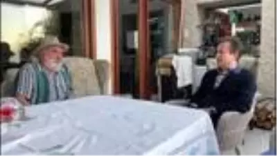 Tuzla Belediye Başkanı Şadi Yazıcı'dan Halil Sezai'nin darp ettiği yaşlı adama ziyaret Tuzla Belediye Başkanı Şadi Yazıcı'dan Halil Sezai'nin darp ettiği yaşlı adama ziyaret