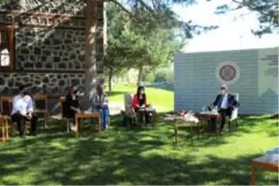 Son dakika haber! UCİM'den Rektör Çomaklı'ya hayırlı olsun ziyareti Son dakika haber! UCİM'den Rektör Çomaklı'ya hayırlı olsun ziyareti