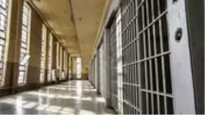 Ülkeyi karıştıran firar! Polis, cezaevinden kaçan 219 çıplak mahkumun peşine düştü Ülkeyi karıştıran firar! Polis, cezaevinden kaçan 219 çıplak mahkumun peşine düştü