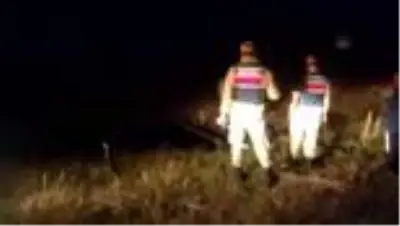 Yakıt taşıyan tanker ve ATV motoru devrildi: 3 yaralı Yakıt taşıyan tanker ve ATV motoru devrildi: 3 yaralı