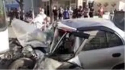 1'i otobüs, 3 aracın birbirine girdiği kaza kamerada 1'i otobüs, 3 aracın birbirine girdiği kaza kamerada
