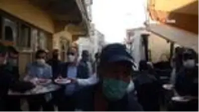 120 derecelik asfalt kaplayan işçilere karpuz ikramı 120 derecelik asfalt kaplayan işçilere karpuz ikramı