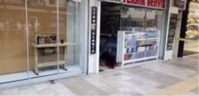 '14 yaşındaki kızı uyuşturucuya alıştırdın' diye bağırıp bacağından vurdular! Vatandaşlar olay yerinden canlı yayın yaptı '14 yaşındaki kızı uyuşturucuya alıştırdın' diye bağırıp bacağından vurdular! Vatandaşlar olay yerinden canlı yayın yaptı