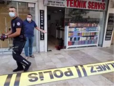 '14 yaşındaki kızı uyuşturucuya alıştırdın' diye bağırıp bacağından vurdular! Vatandaşlar olay yerinden canlı yayın yaptı '14 yaşındaki kızı uyuşturucuya alıştırdın' diye bağırıp bacağından vurdular! Vatandaşlar olay yerinden canlı yayın yaptı
