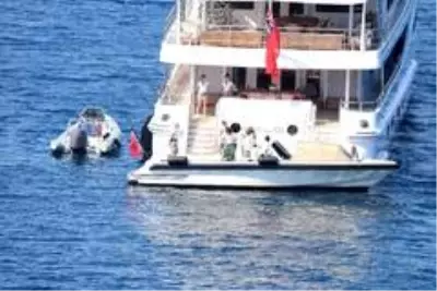 Abramoviç'in Bodrum sefası sürüyor Abramoviç'in Bodrum sefası sürüyor