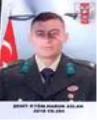Ağrı şehidini son yolculuğuna uğurladı Ağrı şehidini son yolculuğuna uğurladı