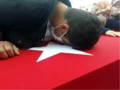 Ağrı şehidini son yolculuğuna uğurladı Ağrı şehidini son yolculuğuna uğurladı