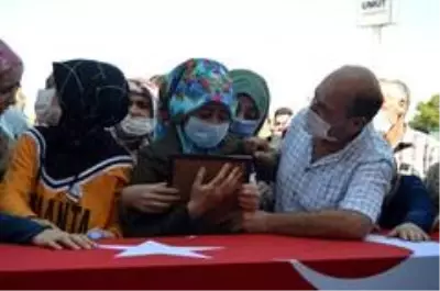 Ağrı şehidini son yolculuğuna uğurladı Ağrı şehidini son yolculuğuna uğurladı