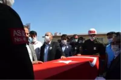Ağrı şehidini son yolculuğuna uğurladı Ağrı şehidini son yolculuğuna uğurladı