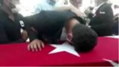 Ağrı şehidini son yolculuğuna uğurladı Ağrı şehidini son yolculuğuna uğurladı
