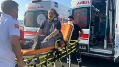 Aksaray'da yolcu otobüsü devrildi: 2'si ağır 32 yaralı Aksaray'da yolcu otobüsü devrildi: 2'si ağır 32 yaralı