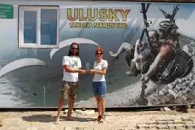 Alanya'da 'yatakla' uçtu, gökyüzünde uyudu Alanya'da 'yatakla' uçtu, gökyüzünde uyudu