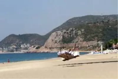 Alanya'da 'yatakla' uçtu, gökyüzünde uyudu Alanya'da 'yatakla' uçtu, gökyüzünde uyudu