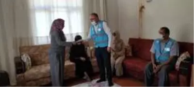 Antalya'da evleri yanan ailelere Türkiye Diyanet Vakfı sahip çıktı Antalya'da evleri yanan ailelere Türkiye Diyanet Vakfı sahip çıktı