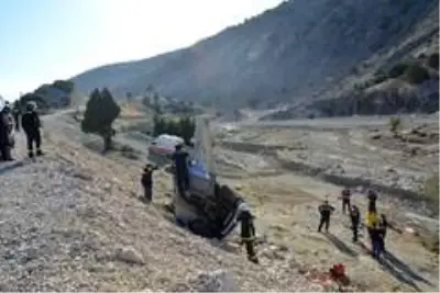 Son dakika haber: Antalya'da feci kaza: 1 ölü 2 yaralı Son dakika haber: Antalya'da feci kaza: 1 ölü 2 yaralı