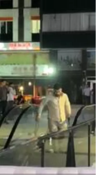Son dakika! Arnavutköy'de kafede silahlı saldırı: 1 yaralı Son dakika! Arnavutköy'de kafede silahlı saldırı: 1 yaralı