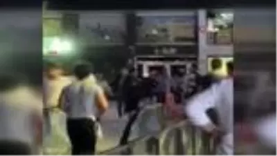 Arnavutköy'de kafede silahlı saldırı: 1 yaralı Arnavutköy'de kafede silahlı saldırı: 1 yaralı