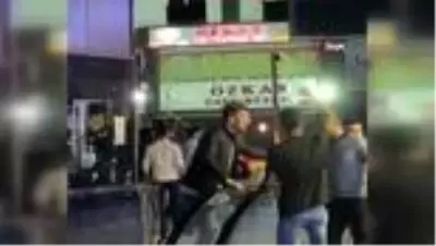 Arnavutköy'de kafede silahlı saldırı: 1 yaralı Arnavutköy'de kafede silahlı saldırı: 1 yaralı