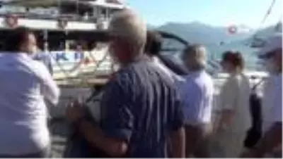 Bakan Kasapoğlu teknede kahve içti, yenilenen Marmaris Şehir Stadyumu'nu gezdi Bakan Kasapoğlu teknede kahve içti, yenilenen Marmaris Şehir Stadyumu'nu gezdi