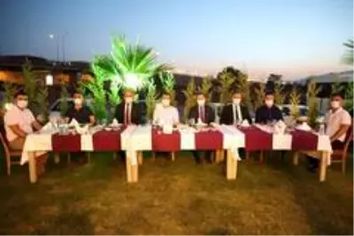 Başkan Akın'dan Turgutluspor'a moral yemeği Başkan Akın'dan Turgutluspor'a moral yemeği