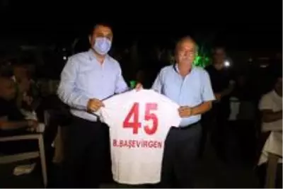 Başkan Akın'dan Turgutluspor'a moral yemeği Başkan Akın'dan Turgutluspor'a moral yemeği