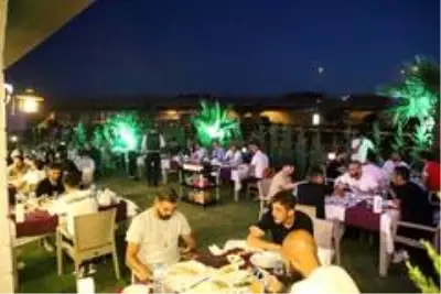Başkan Akın'dan Turgutluspor'a moral yemeği Başkan Akın'dan Turgutluspor'a moral yemeği