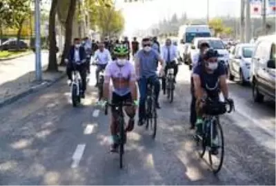 Başkan Sarıkurt makamına bisikletle gitti Başkan Sarıkurt makamına bisikletle gitti