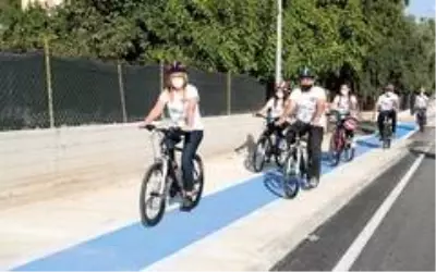 Bayan Başkan mesaiye pedal çevirerek başladı Bayan Başkan mesaiye pedal çevirerek başladı