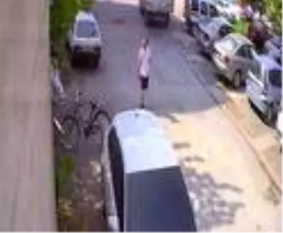 Bisiklet çalarken kameralara yakalandı Bisiklet çalarken kameralara yakalandı