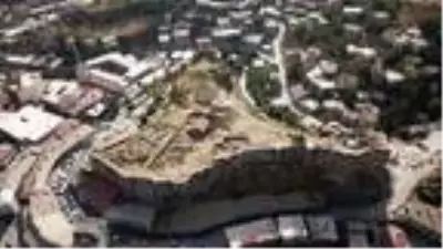 Son dakika haberi... Bitlis Kalesi'ndeki kazılarda Bizans ve Selçuklu dönemlerine ait sikkeler bulundu Son dakika haberi... Bitlis Kalesi'ndeki kazılarda Bizans ve Selçuklu dönemlerine ait sikkeler bulundu