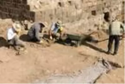 Son dakika haberi... Bitlis Kalesi'ndeki kazılarda Bizans ve Selçuklu dönemlerine ait sikkeler bulundu Son dakika haberi... Bitlis Kalesi'ndeki kazılarda Bizans ve Selçuklu dönemlerine ait sikkeler bulundu