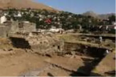 Son dakika haberi... Bitlis Kalesi'ndeki kazılarda Bizans ve Selçuklu dönemlerine ait sikkeler bulundu Son dakika haberi... Bitlis Kalesi'ndeki kazılarda Bizans ve Selçuklu dönemlerine ait sikkeler bulundu