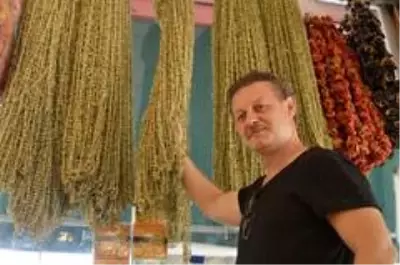 Kilosu 20 liraya satılan bamyanın fiyatı kurutulunca 220 liraya çıkıyor Kilosu 20 liraya satılan bamyanın fiyatı kurutulunca 220 liraya çıkıyor