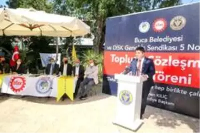 Buca, ilk görüşmede Toplu İş Sözleşmesi'ni imzaladı. Buca, ilk görüşmede Toplu İş Sözleşmesi'ni imzaladı.