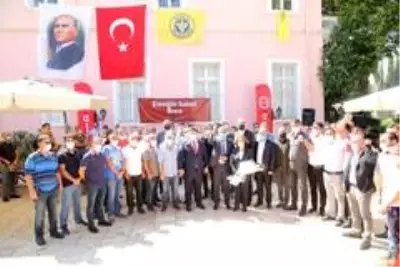 Buca, ilk görüşmede Toplu İş Sözleşmesi'ni imzaladı. Buca, ilk görüşmede Toplu İş Sözleşmesi'ni imzaladı.