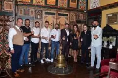 Ünlü oyuncu Davut Güloğlu Bursa'da özlem giderdi Ünlü oyuncu Davut Güloğlu Bursa'da özlem giderdi
