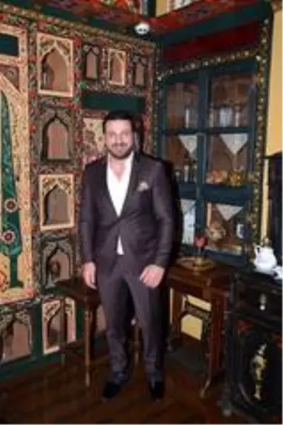 Ünlü oyuncu Davut Güloğlu Bursa'da özlem giderdi Ünlü oyuncu Davut Güloğlu Bursa'da özlem giderdi