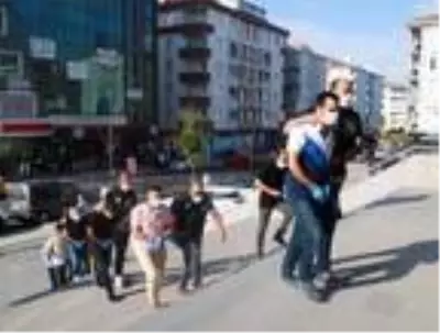 Son dakika haberleri: Çerkezköy Belediyesi'ni zarara uğrattığı iddia edilen 7 şüpheli gözaltında Son dakika haberleri: Çerkezköy Belediyesi'ni zarara uğrattığı iddia edilen 7 şüpheli gözaltında