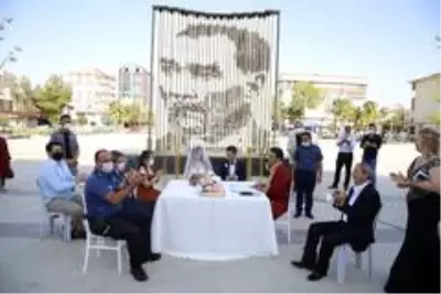 Döşemealtı Kent Meydanı'nda ilk nikah Döşemealtı Kent Meydanı'nda ilk nikah