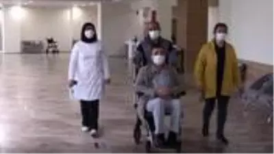 Düğünde koronavirüs kaptığını, kalp ameliyatı sonrası yoğun bakımda öğrendi Düğünde koronavirüs kaptığını, kalp ameliyatı sonrası yoğun bakımda öğrendi