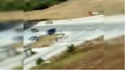 Edirne'de şaşkına çeviren olay... Traktörden ayrılan römork korkuttu Edirne'de şaşkına çeviren olay... Traktörden ayrılan römork korkuttu