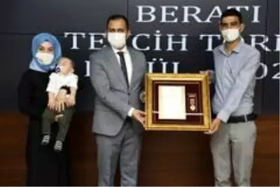 Elazığ'da şehit yakınları ve gazilere 'Devlet Övünç Madalyası' verildi Elazığ'da şehit yakınları ve gazilere 'Devlet Övünç Madalyası' verildi