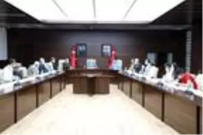 Elazığ'da şehit yakınları ve gazilere 'Devlet Övünç Madalyası' verildi Elazığ'da şehit yakınları ve gazilere 'Devlet Övünç Madalyası' verildi