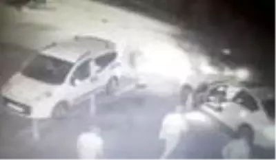 Kurşun yağdırdı: Fatih Karagümrük eski başkanına silahlı saldırı kamerada Kurşun yağdırdı: Fatih Karagümrük eski başkanına silahlı saldırı kamerada