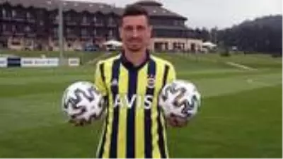 Fenerbahçe, Mert Hakan Yandaş'ın lisansını çıkardı Fenerbahçe, Mert Hakan Yandaş'ın lisansını çıkardı