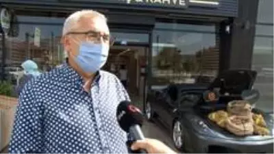 Ferrari bagajında ceviz satışı