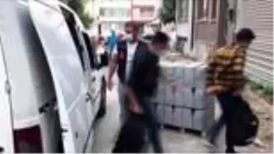 Son dakika... Göçmen kaçakçılığı operasyonunda yakalanan 9 şüpheli tutuklandı Son dakika... Göçmen kaçakçılığı operasyonunda yakalanan 9 şüpheli tutuklandı