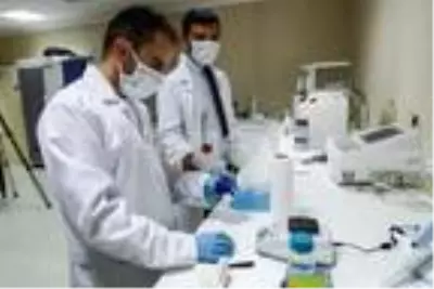Hacettepe'de yerli aşı için gece gündüz deney yapılıyor Hacettepe'de yerli aşı için gece gündüz deney yapılıyor